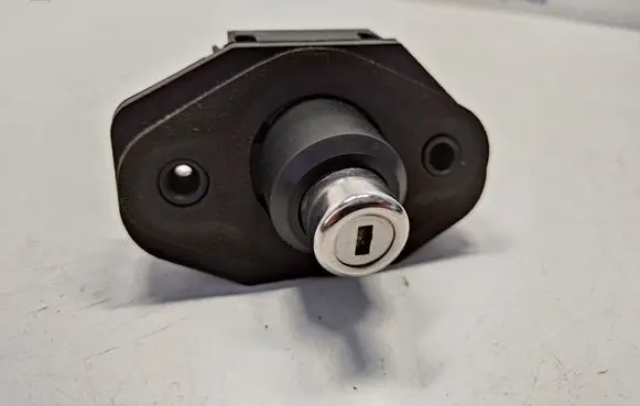 BMW 7 F01 F02 F03 F04 Tailgate exterior lock 51247194181 51247226803