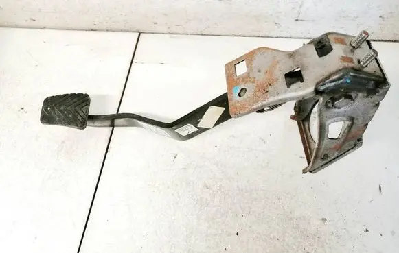 KIA Venga Clutch pedal 