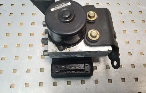 Jeep Grand Cherokee (WK) ABS Pump 25092543153 P52089351AG 00009332D2