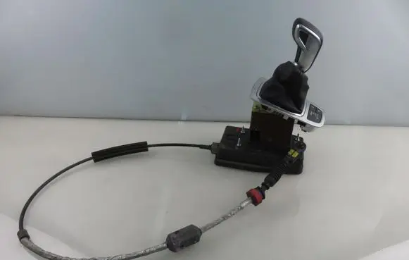Citroen C5 Gear shifter/selector 9681468980
