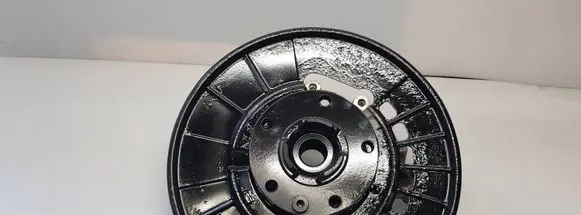 Rear wheel hub spindle/knuckle