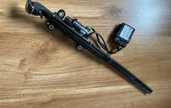 BMW 3 E92 E93 Seat belt adjustment motor 9165377 7119165377 9216128