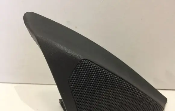 Front door high frequency speaker