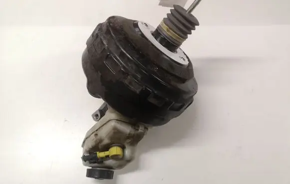 Opel Astra J Brake booster 13338058