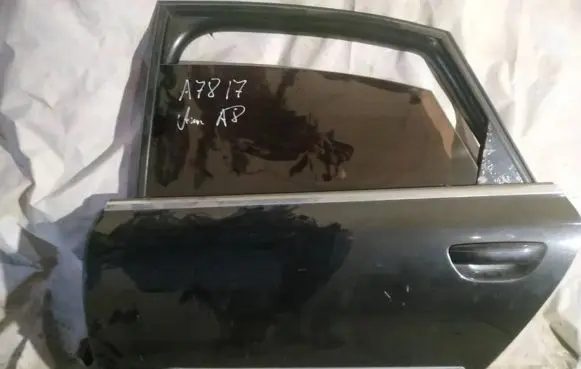 Audi A8 S8 D3 4E Rear door juodos