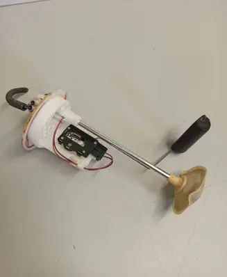 Subaru Impreza II Fuel level sensor