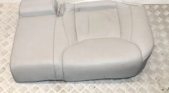Lexus LS 430 Rear seat 