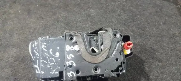 Peugeot 607 Rear door lock