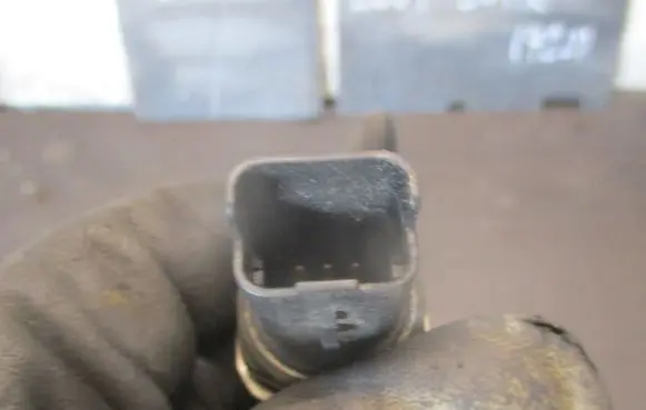 Ford Mondeo MK IV Fuel pressure sensor 