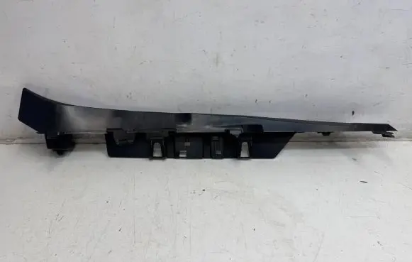 Peugeot 5008 II Front bumper mounting bracket 9811348680