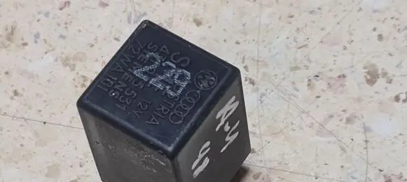 Audi A4 S4 B5 8D Other relay 431955531