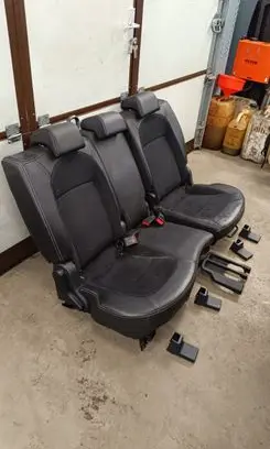 Nissan Qashqai+2 Second row seats 