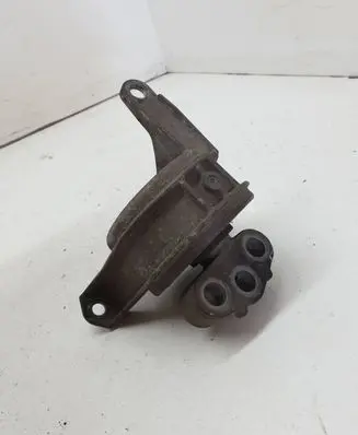 Opel Zafira B Engine mount bracket 90539246