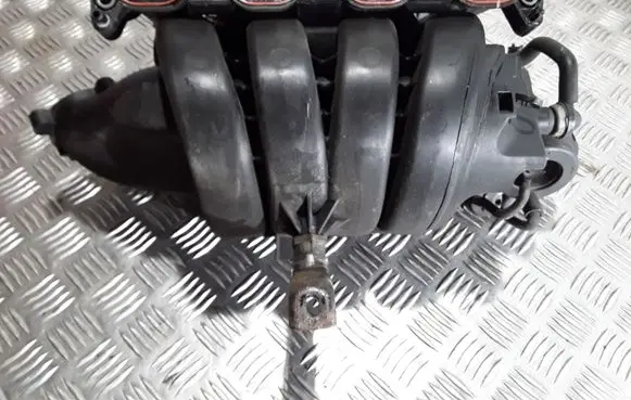 Opel Zafira B Intake manifold 55563683