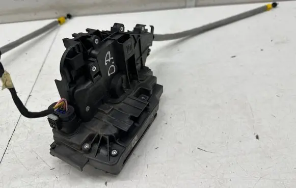 Mercedes-Benz E W213 Front door lock A2220063999