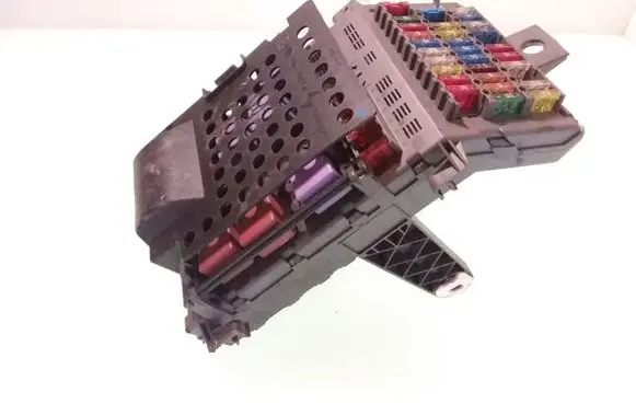 Renault Laguna I Fuse module 7700821586