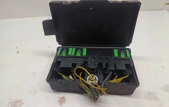 Citroen C4 I Fuse box set 9632229480 97086100