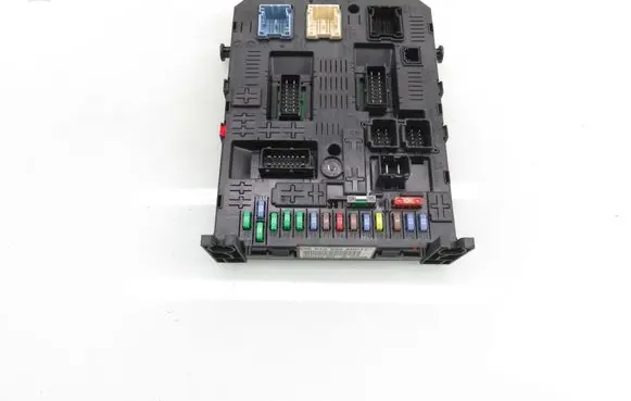 Peugeot 308 Central body control module 966405908001