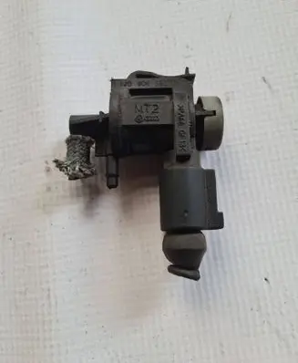 Volkswagen Golf IV Turbo solenoid valve 1J0906283C
