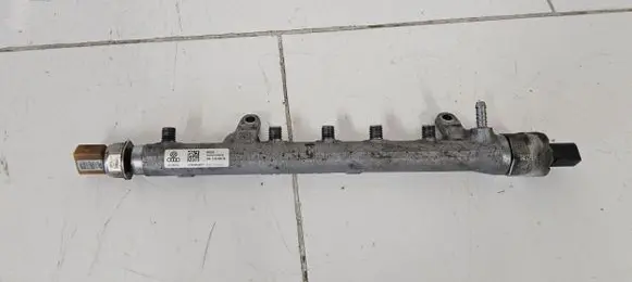 Skoda Octavia Mk2 (1Z) Fuel main line pipe 03L130089B 6V00000297