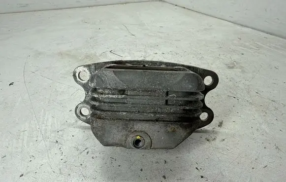 BMW X1 F48 F49 Engine mount bracket 6853449 17276810