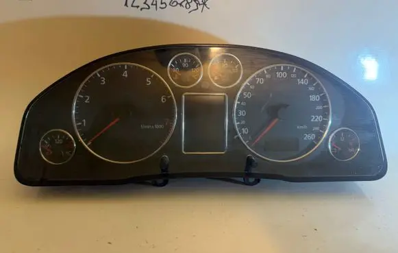 Audi A4 S4 B5 8D Speedometer (instrument cluster) 8D0920930N