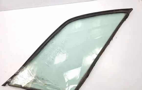 Mercedes-Benz E W124 Side middle window/glass 