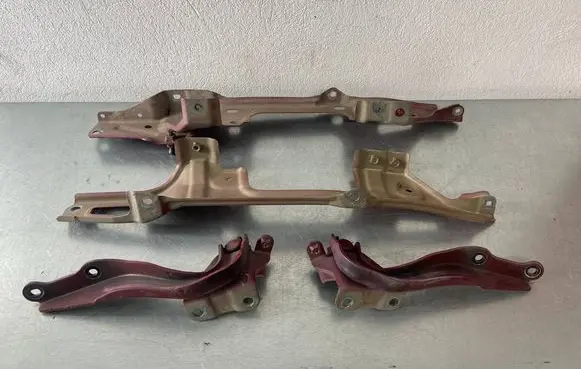 Subaru Forester SJ Engine bonnet/hood hinges 