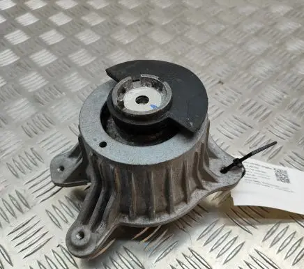 Mercedes-Benz E W213 Engine mount bracket A2132400500