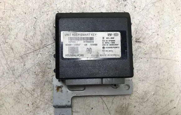 Hyundai ix35 Keyless (KESSY) go control unit/module 2S000
