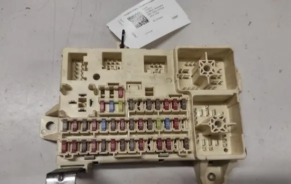Jaguar S-Type Fuse module 4R8T14A067AB 298