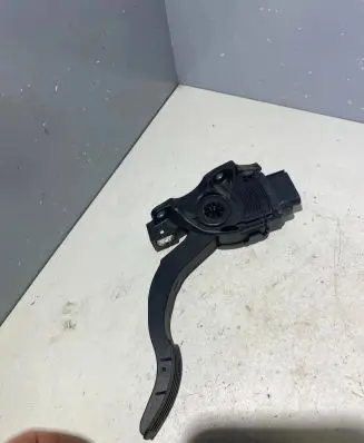 Volvo S80 Accelerator throttle pedal 6G929F836BC