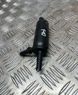 BMW 5 F10 F11 Headlight washer pump 7217792
