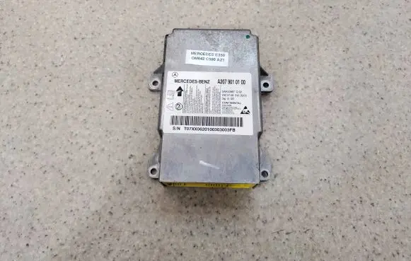 Mercedes-Benz E C207 W207 Airbag control unit/module A2079010100