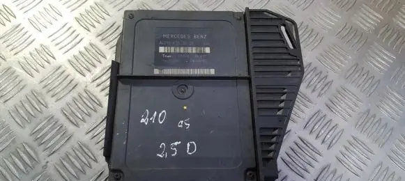Mercedes-Benz E W210 Engine control unit/module 2108203826 335626