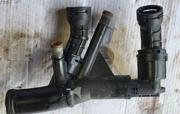 Thermostat/thermostat housing