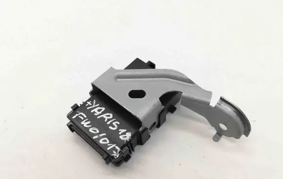 Toyota Yaris Other devices 8910052030