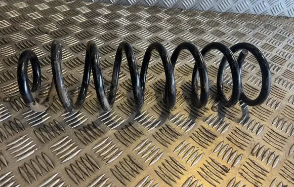 Mercedes-Benz E W211 Front coil spring