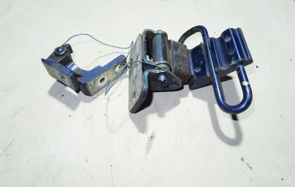 Audi A4 S4 B6 8E 8H Rear door lower hinge 8E0833411