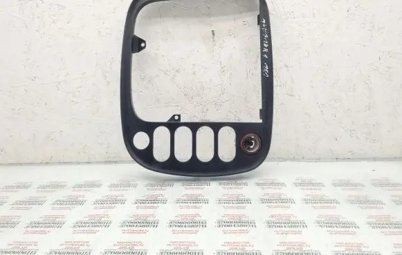 Seat Alhambra (Mk1) Radio/GPS head unit trim 7M0858105E