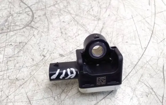 Mercedes-Benz GLA W156 Airbag deployment crash/impact sensor A1668210151 024160724 56054085AA