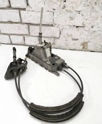 Volkswagen Tiguan Gear shifter/selector 5N0711049H 29082007 0491