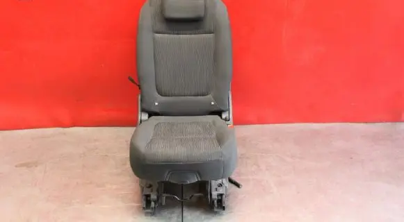 Peugeot 5008 Second row seats 