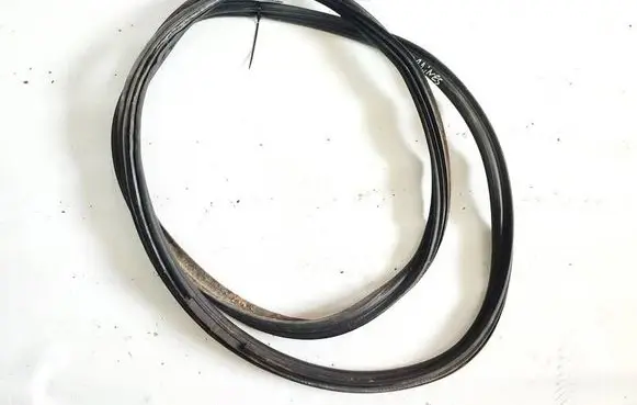 Toyota Yaris Rubber seal front coupe door 