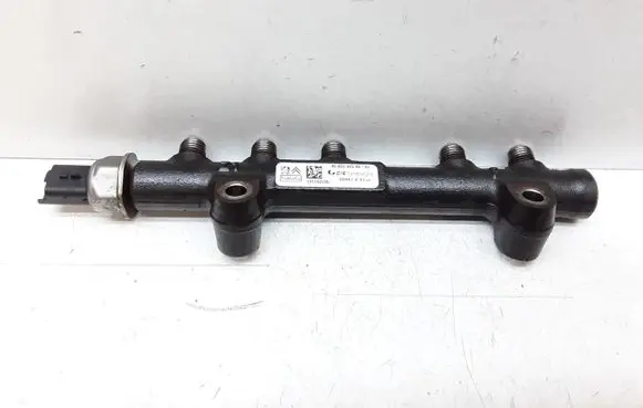 Volvo V60 Fuel main line pipe 9685297580 131193705