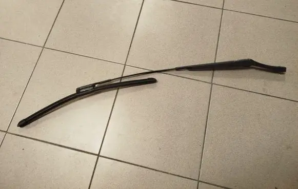 Volkswagen PASSAT B8 Front wiper blade arm 3G2955409