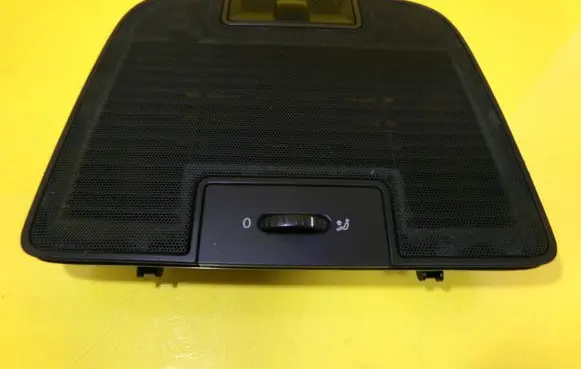 Volkswagen Golf Plus Dash center air vent grill 5M0819153A