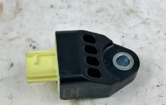 Toyota Mirai Airbag deployment crash/impact sensor 8983133040 89831-33040