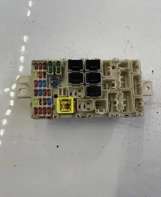 Mitsubishi L200 Fuse module 8637B255