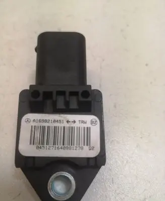Mercedes-Benz B W245 Airbag deployment crash/impact sensor A1698210451